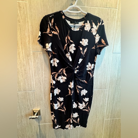 3 dynamite dresses - Picture 2 of 7